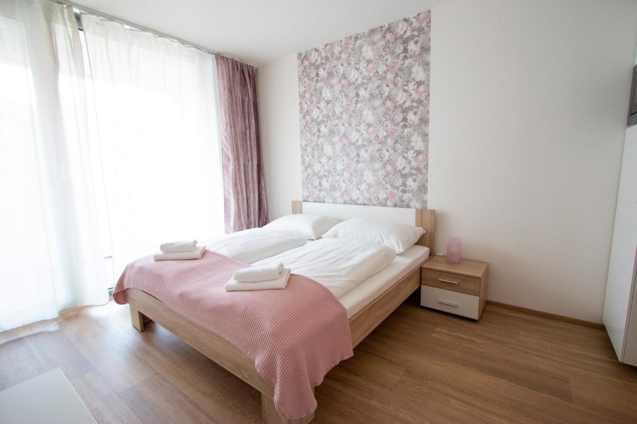 Kora Apartments Prag Exterior foto